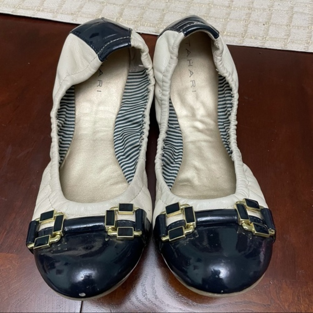 Tahari Gloria Navy& cream Leather Ballet Flat Size  7 1/2